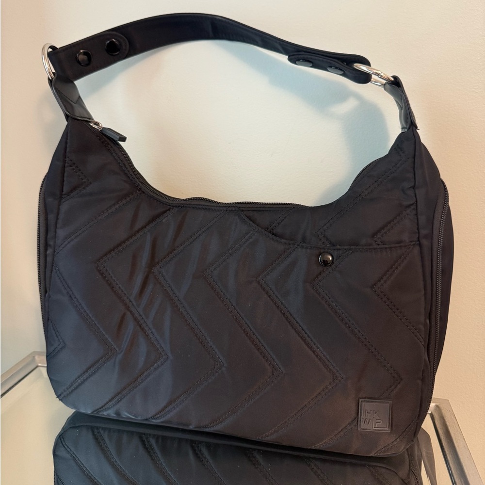 Ihkwip ZIG ZAG QUILTED CONVERTIBLE SHOULDER BAG - BLACK
